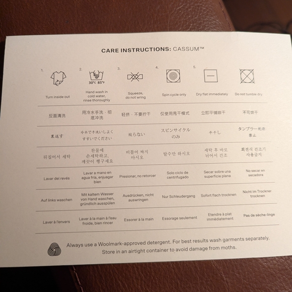 NWT Untouched World Matching Gloves, Scarf, and Beanie Blue Cashmere Set - Picture 9 of 12